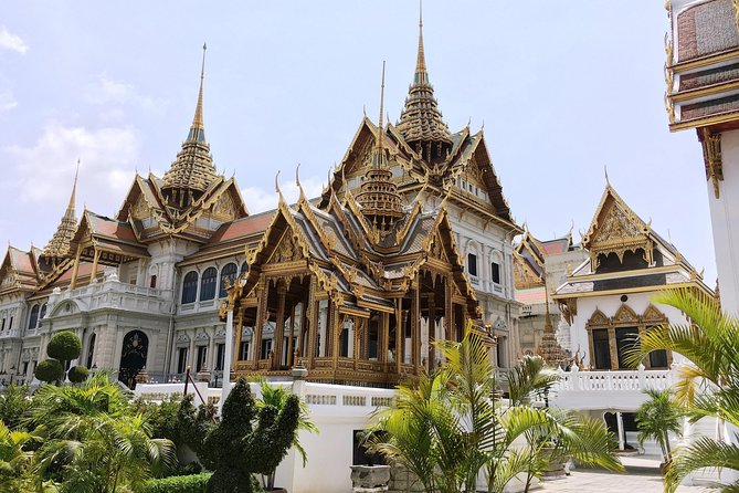 Cultural Treasures of Bangkok: Temples & Royal Palace Tour - The Grand Palace: Classic Thai Architecture Plus Royal Real Life
