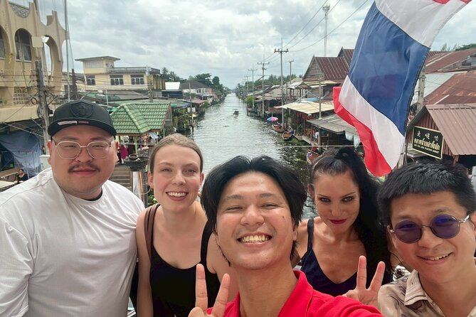 Damnoen Saduak and Maeklong Railway Market Tour with Private Car - Timing tips for a smooth day, especially around the train