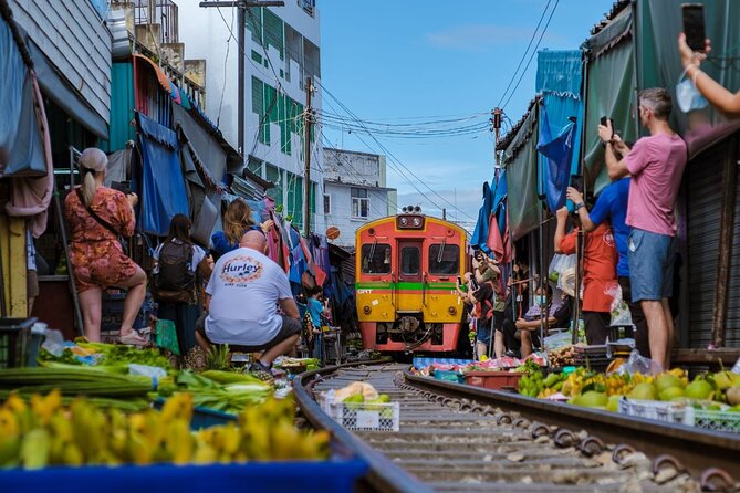 Damnoen Saduak Floating Market & Ayutthaya Tour from Bangkok - A Long Day Package: Markets Plus Ayutthaya in One Trip