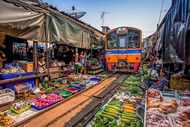 Damnoen Saduak Floating Market & Maeklong Market Tour frm Bangkok - Key things to know before you go
