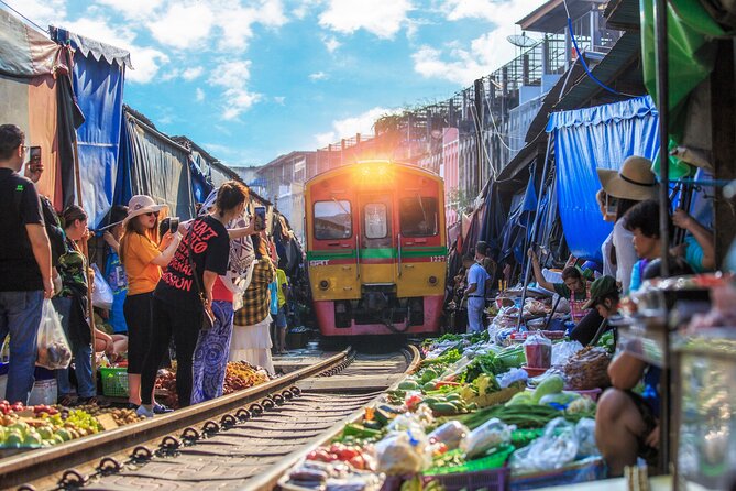 Damnoen Saduak Floating Market & Maeklong Railway From Bangkok - Getting There From Bangkok: pickup, Florida Hotel, and the time tradeoff