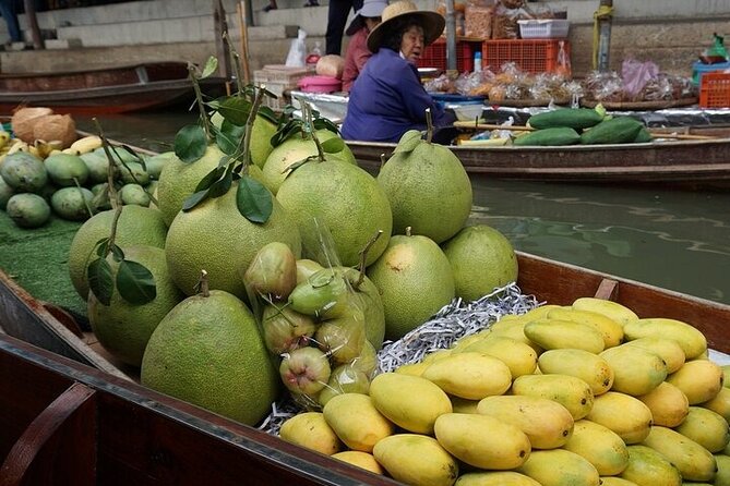 Damnoen Saduak Floating Market & Maeklong Railway From Bangkok - Who should book this tour, and who should skip it