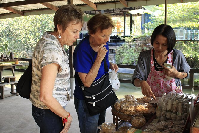 Damnoen Saduak Floating Market Small Group Tour - Village on stilts and fruit plantation: the local side of the canal