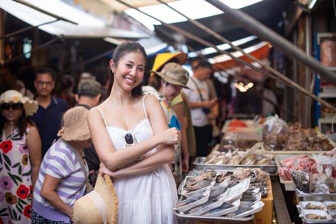 DamnoenSaduak Floating Market Michelin Food One Day Tour - The vintage train ride: a slower way to feel the rail story