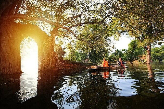 Discover Ayutthaya at Sunset: Historic Temples & River Cruise - Temple time in Ayutthaya: Wat Yai Chaya Mongkol, Wat Mahathat, Wat Chaiwatthanaram