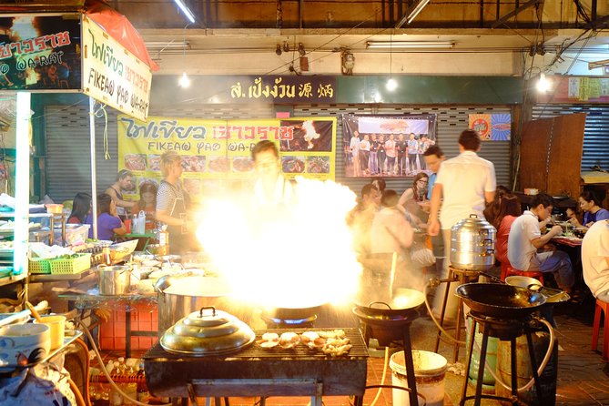 Discover Bangkok at Night 5-Hour Bike Tour with dinner - Stop 1: Kuan Yim Shrine at Thian Fa Foundation (Thian Fa Foundation)