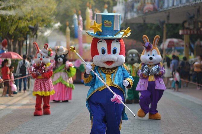 Dream World Amusement Park Bangkok - Snow Town and the winter break you don’t expect