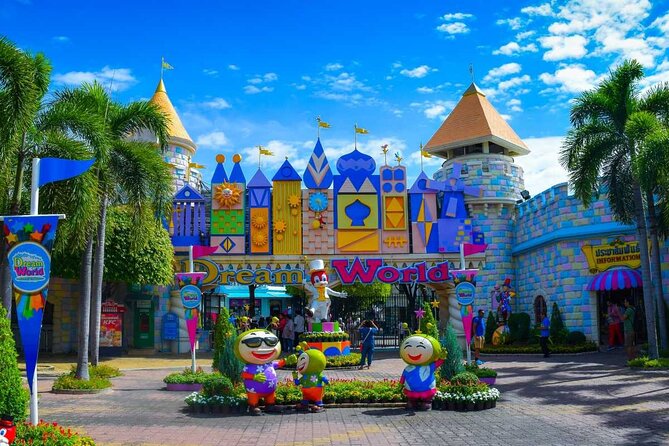 Dream World Amusement Park Bangkok - Getting around: how to use the cable car to save energy