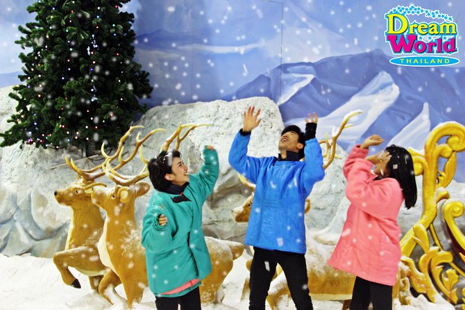 Dream World Bangkok with Buffet Lunch (SUPER VISA TICKET) - Water rides and the indoor snow play area, a smart combo in Bangkok