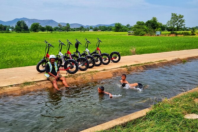 E-Scooter Tour in Kanchanaburi - River Kwai Bridge Stop: A Famous Photo Moment, Kept Short and Sweet