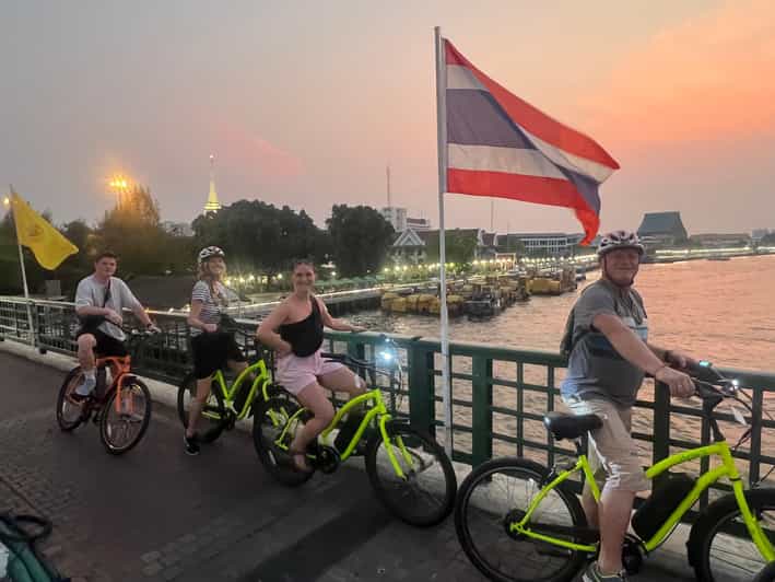 Electric Bike Tour - Pak Khlong Talat flower market photo stop