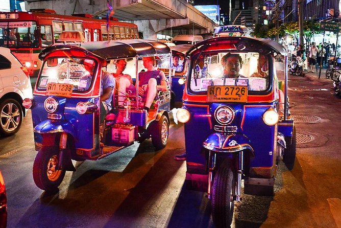 Experience Bangkok at Night with Streetfood Dinner & Foot Massage - Pak Khlong Flower Talat and lotus folding: sensory overload in a good way