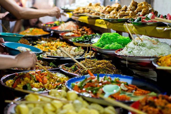 Famous Thai Street Food Tasting Experience! - Wang Lang Market: street snacks plus sit-down southern Thai cravings