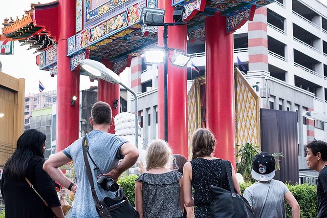 Flavors of Bangkok: Small-Group Chinatown Evening Food Tour - Stop 1, Chinatown sights plus a first wave of Thai-Chinese bites
