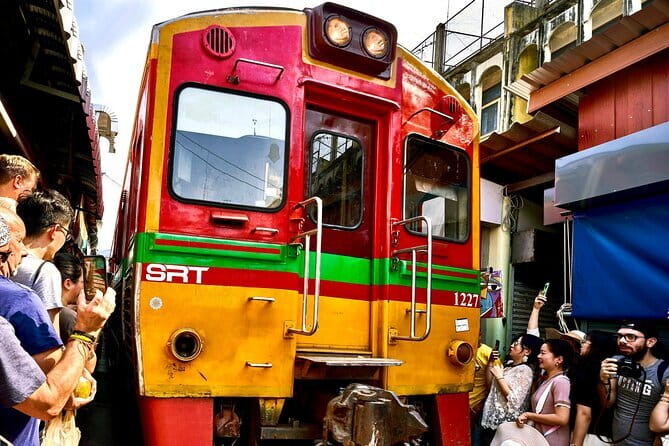 Floating and Railway Markets with Kwan Damnoen Restuarant - Coconut Sugar Farm: from coconut nectar to palm sugar loaf