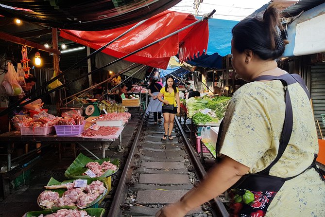 Floating Market Damnoen Saduak and Meklong Railway Market: Half Day Tour - What You Actually Get for the Price: Guide, Transport, Boat, Food
