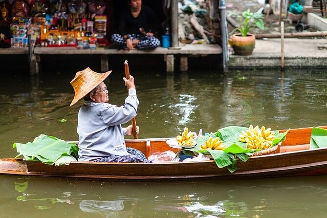 Floating Market & Railway Market near Bangkok - Timing, Crowd Management, and What to Wear