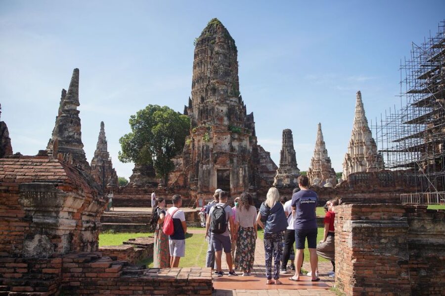From Bangkok: Ayutthaya Historical Day Tour by Bus - Lunch and street-food time in Ayutthaya
