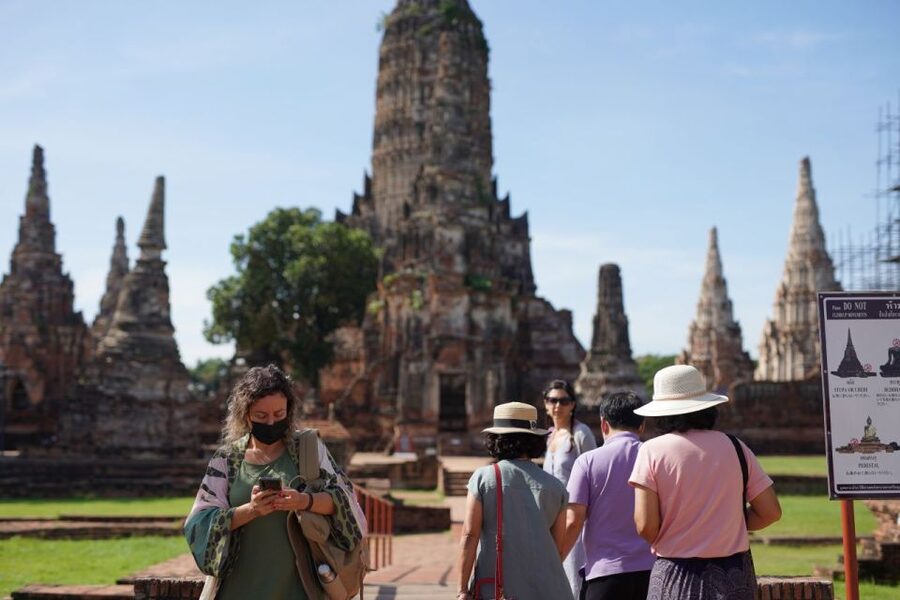 From Bangkok: Ayutthaya Historical Day Tour by Bus - Wat Maha That: the tree-root moment that defines the site