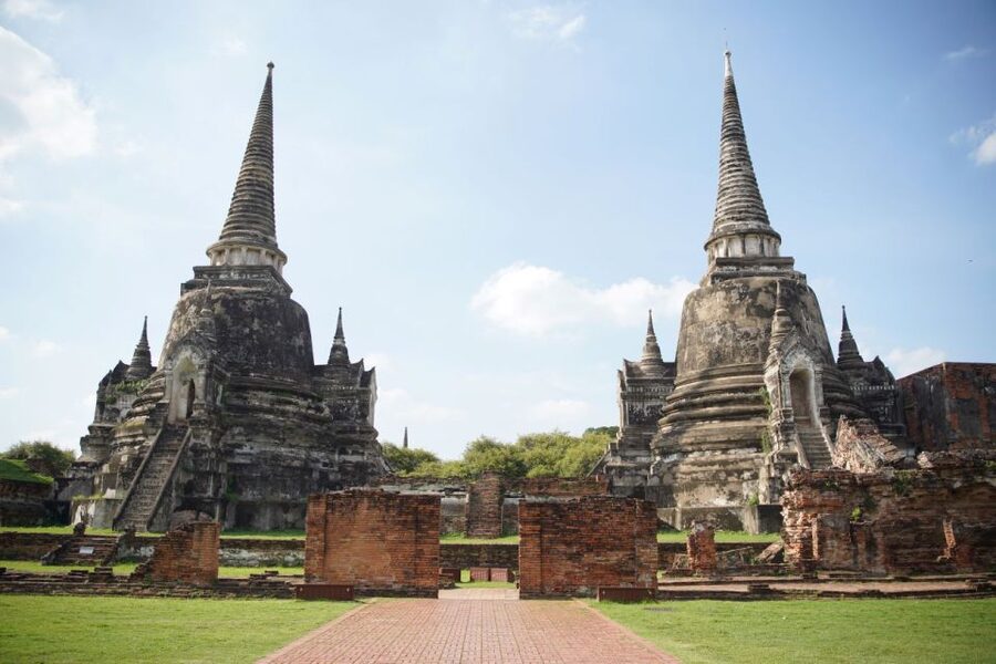 From Bangkok: Ayutthaya Historical Day Tour by Bus - Guides, pacing, and what the best days feel like