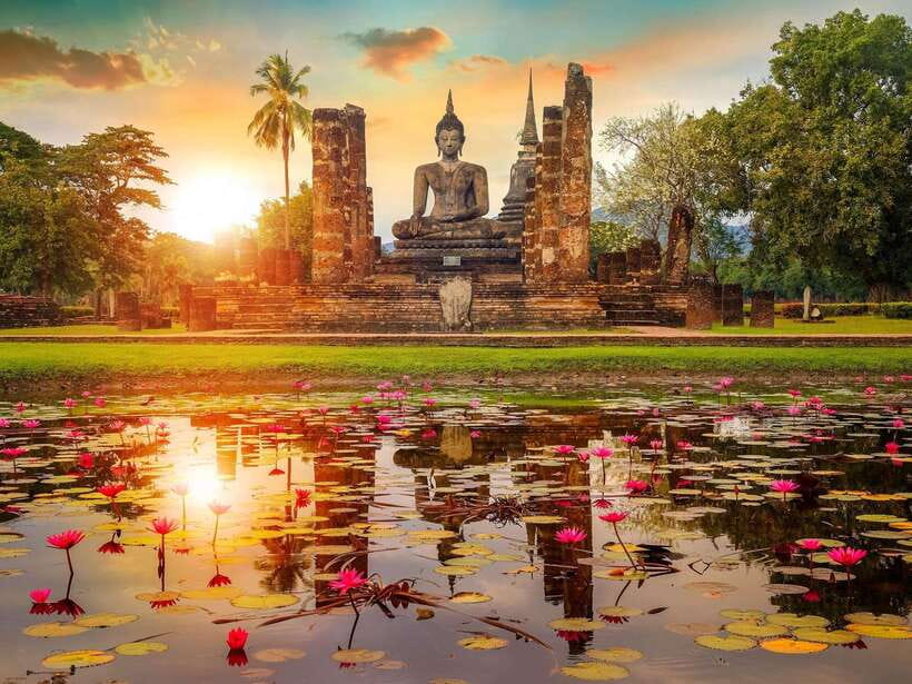 From Bangkok: Ayutthaya Historical Park Guided Day Trip - Wat Phra Sri Sanphet: Ayutthaya’s most holy complex