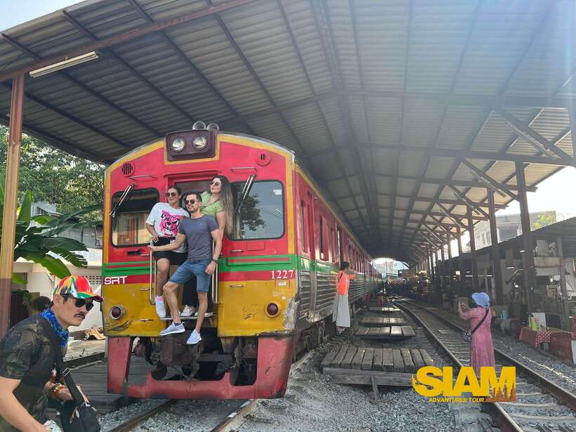From Bangkok:Damnoen Floating Market and Railway Market Tour - Key Highlights to Know Before You Go