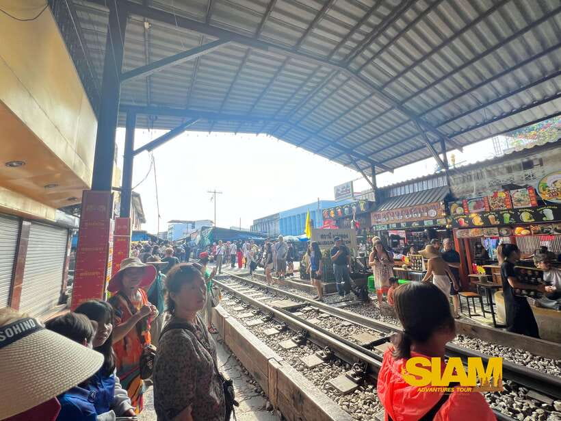 From Bangkok:Damnoen Floating Market and Railway Market Tour - Should You Book This Damnoen Saduak and Maeklong Tour?