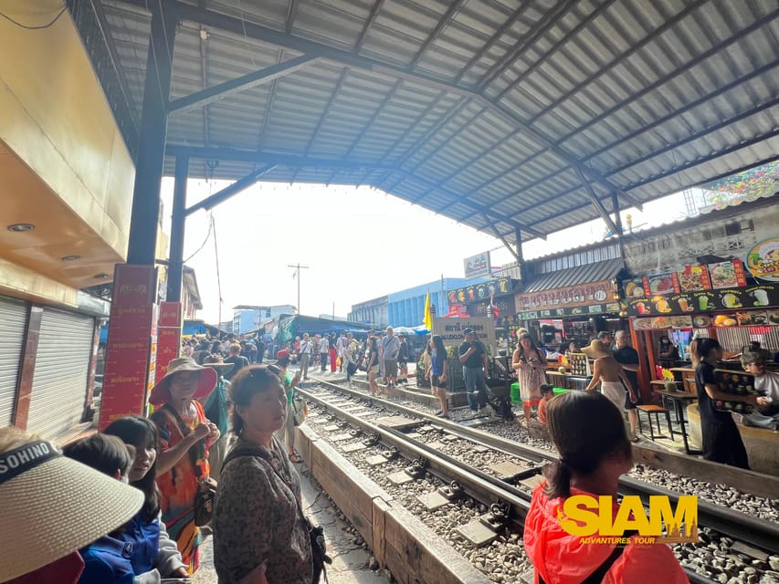 From Bangkok:Damnoen Floating Market and Railway Market Tour - Practical Tips: What to Bring, How to Stay Comfortable
