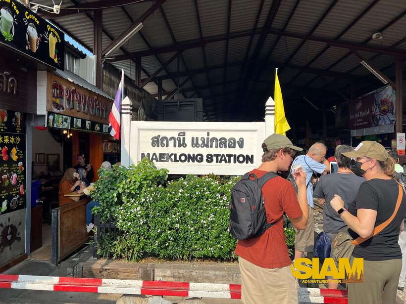 From Bangkok:Damnoen Floating Market and Railway Market Tour - The Damnoen Saduak Floating Market, Longtail Boat First