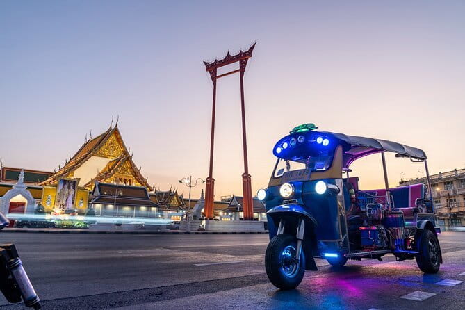 Fun Tuk Tuk Dinner and Massage in Old Town Bangkok - Grand Palace outside views: brief Bangkok history without the overwhelm