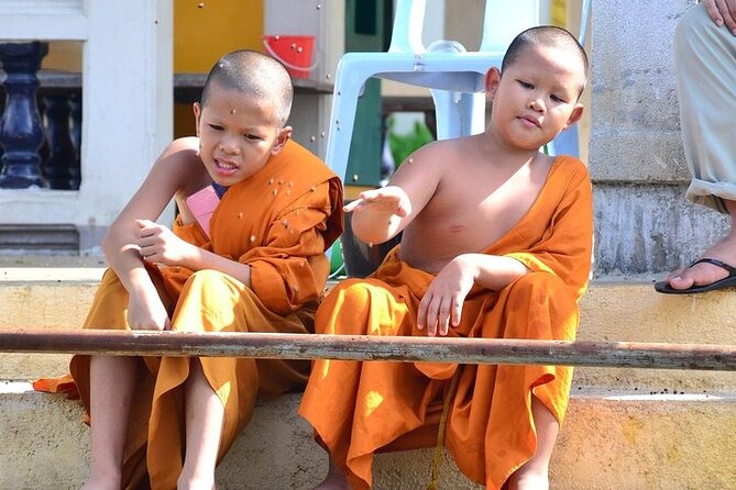 Giant Buddha and Bangkok Local Tour - How to get the best experience from a temple-plus-art morning