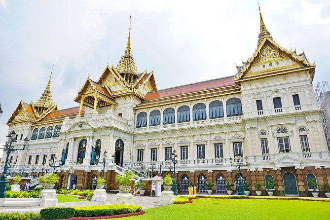 Grand Palace Glory and Emerald Buddha : Half-Day Tour in Bangkok - Price and logistics: value depends on where you start from