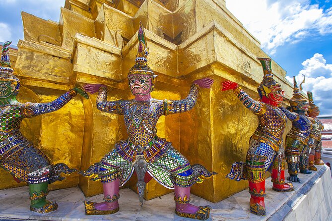 Grand Palace Self-Guided Walking Tour (entry not incl.) - Hands-free audio, real-world noise, and how to hear it well