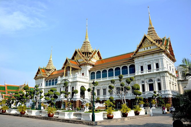 Grand Palace , Thai dance & Fun street walk in Bangkok - Grand Palace Bangkok, the part you do not want to wing