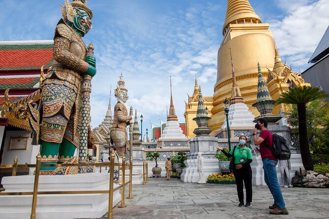 Grand Palace & Wat Arun Immersive Guided Walking Tour 3-Hour - Wat Phra Kaew: Start With the Emerald Buddha Temple