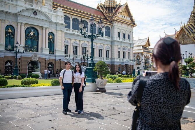 Grand Palace & Wat Phra Kaew Walking Tour with Professional Guide - The guide factor: English varies, enthusiasm usually doesn’t