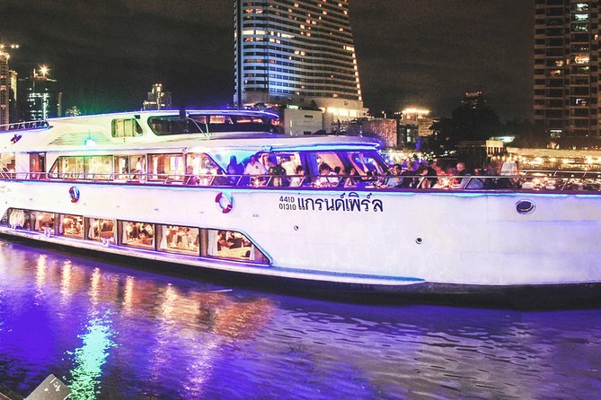 Grand Pearl Dinner Cruise: Dining & Live Performances - Candlelit buffet dinner: how the meal fits the vibe