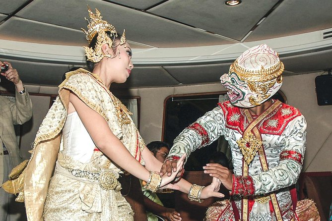 Grand Pearl Dinner Cruise: Dining & Live Performances - What you see cruising past Wat Arun and the Grand Palace
