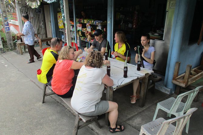 Green Bangkok Bicycle Tour - The first pedal miles, from Sukhumvit streets toward local life