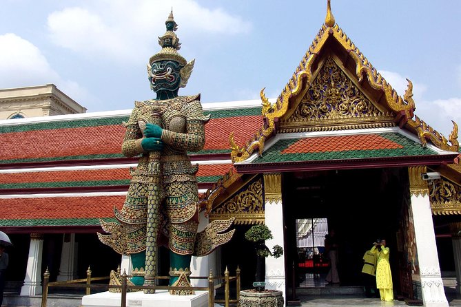 Guided Tour of Grand Palace & Emerald Buddha Temple in Bangkok - Timing and how the schedule shapes your experience