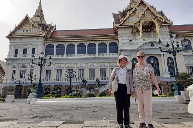 Half Day Private-Grand Palace and Temples of Bangkok Guided Tour - The guide experience: why Thanya’s style is the real benefit