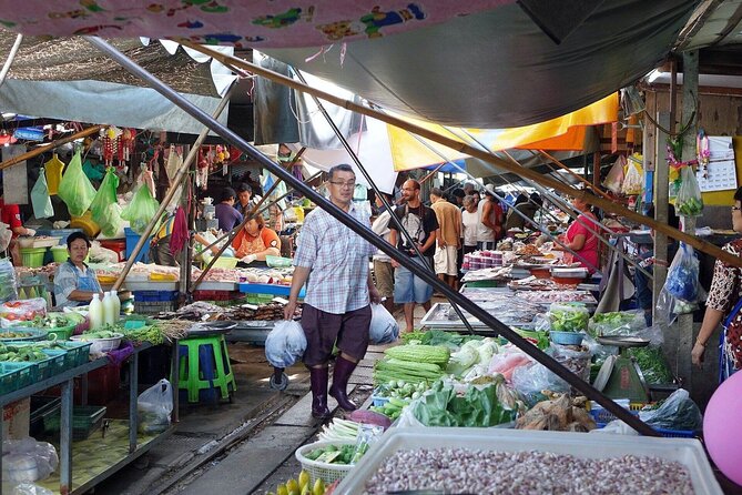 Half Day Railway Market and Damnoen saduak Floating Market tour - How the Professional Guide Changes the Whole Day