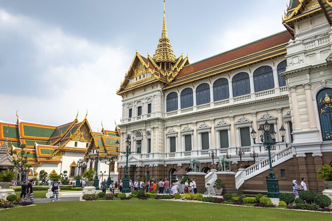 Half-Day Royal Grand Palace and Bangkok Temples Tour - The tour length, walking load, and who it fits best