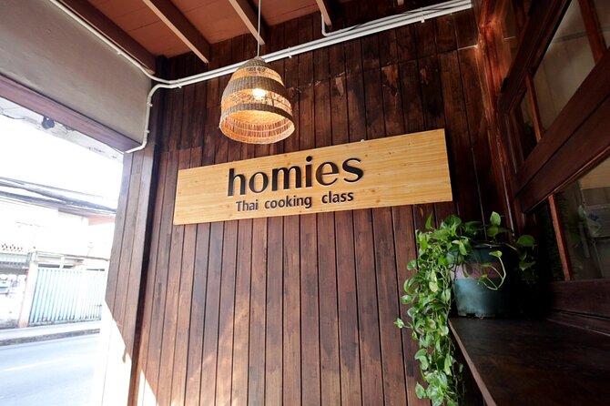Homies Thai Cooking Experience - Market shopping at Huai Khwang: where Thai flavor begins