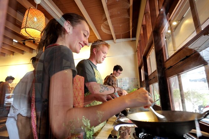 Homies Thai Cooking Experience - Small group size up to 8: your help-to-cooker ratio