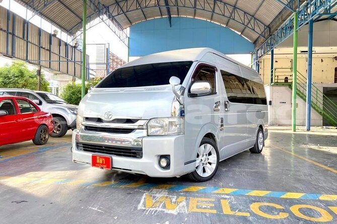 Hotel To Bangkok Airport Private Transfer - Vehicle comfort and the “one luggage” rule
