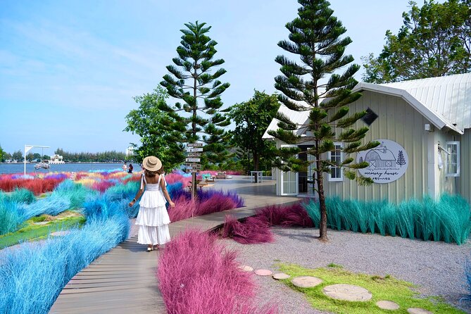 Hua Hin Must Visit One Day Tour from Bangkok - Stop 3: Hua Hin Railway Station Bar, A Photo Break With Character