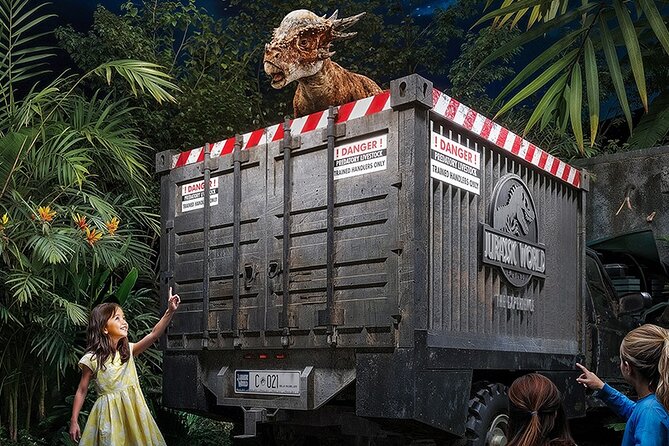 Jurassic World Bangkok– The Experience (Include Timeslots) - Optional dinner cruise and cabaret: turn one ticket into a full night