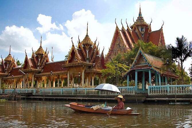KL | Bangkok: 2-Hour Canal Tour by Teak Boat - Wat Arun side from the water: iconic angles and the feeling of being close