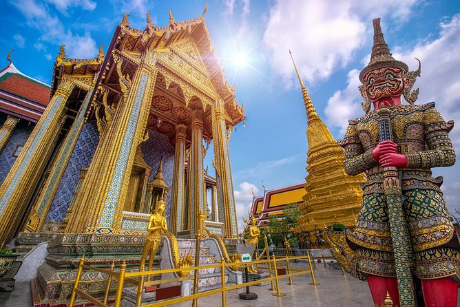 Laem Chabang Port Shore Excursion : Grand Palace, WatPho, WatArun - Grand Palace and the Emerald Buddha: the main event, with smart time